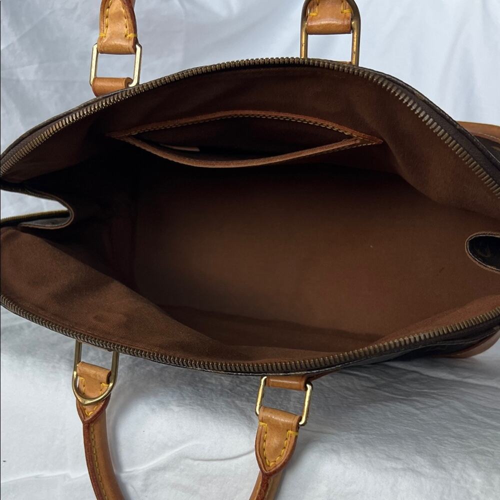 Louis Vuitton Alma PM Monogram Handbag - Picture 3 of 15